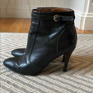 Nine West Black Stiletto Heeled Boots with Elegant Design